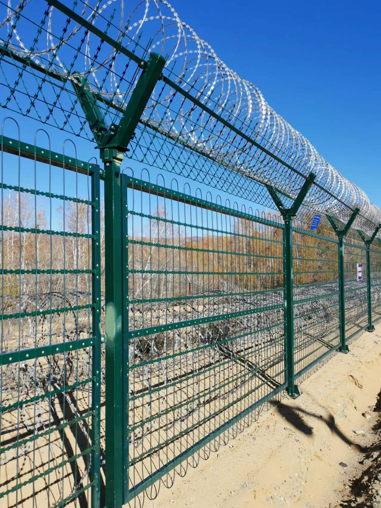 ����Χ���������������������������ڵأ�